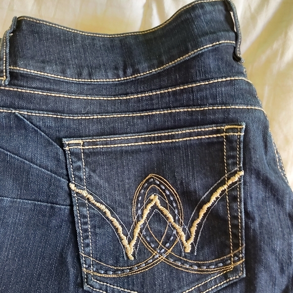 WRANGLER booty up 17/18 x 34 - Picture 2 of 2